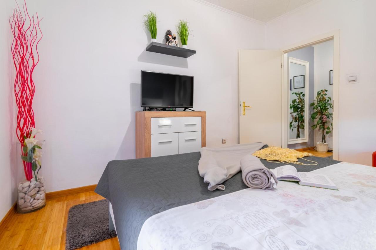Apartments Villa Tomas เบรลา ภายนอก รูปภาพ